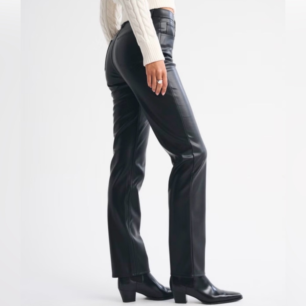 Abercrombie & Fitch High Rise 90s Straight Vegan Leather Pant women’s 27/4 long - Picture 3 of 9